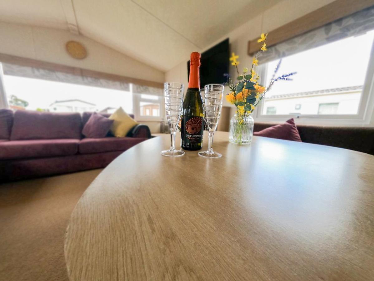 Tattershall Lakes - Hot Tub Breaks Extérieur photo