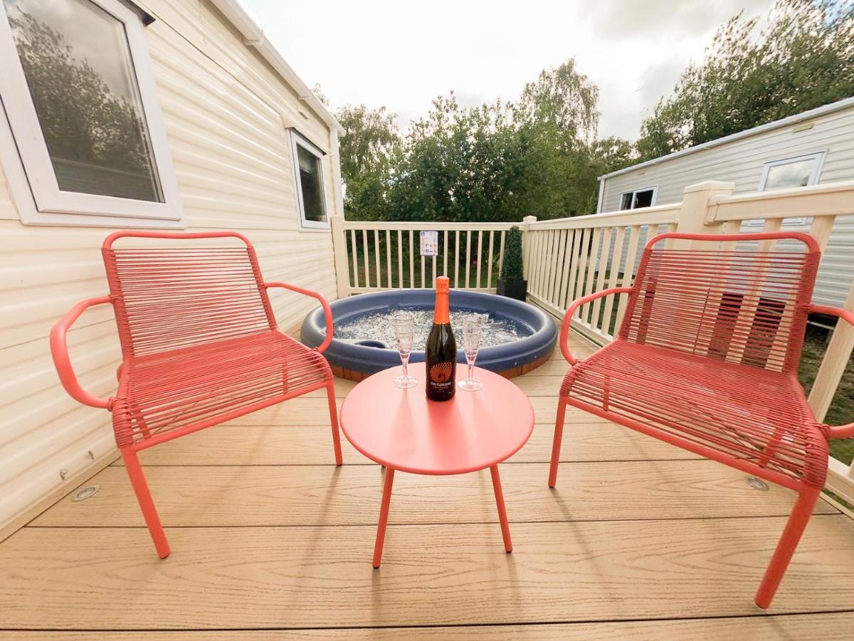 Tattershall Lakes - Hot Tub Breaks Extérieur photo