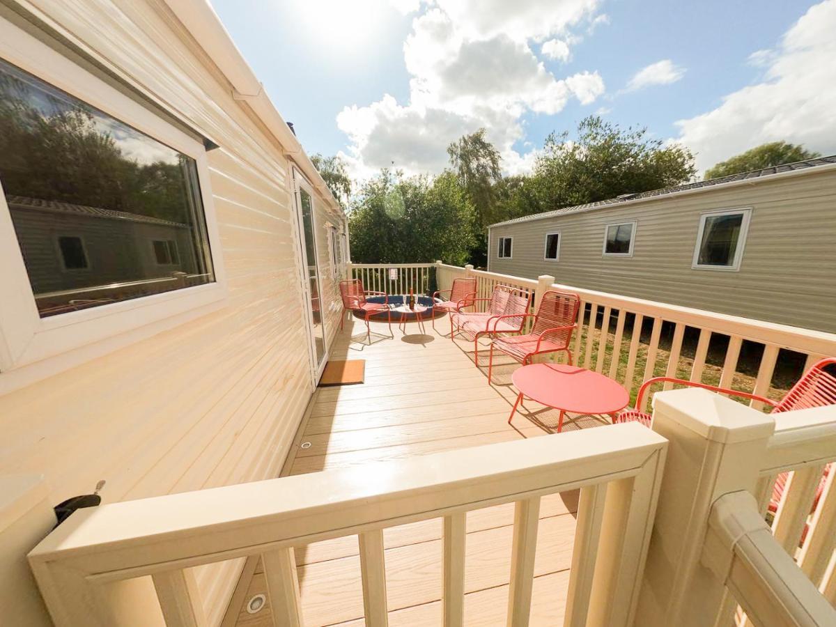 Tattershall Lakes - Hot Tub Breaks Extérieur photo